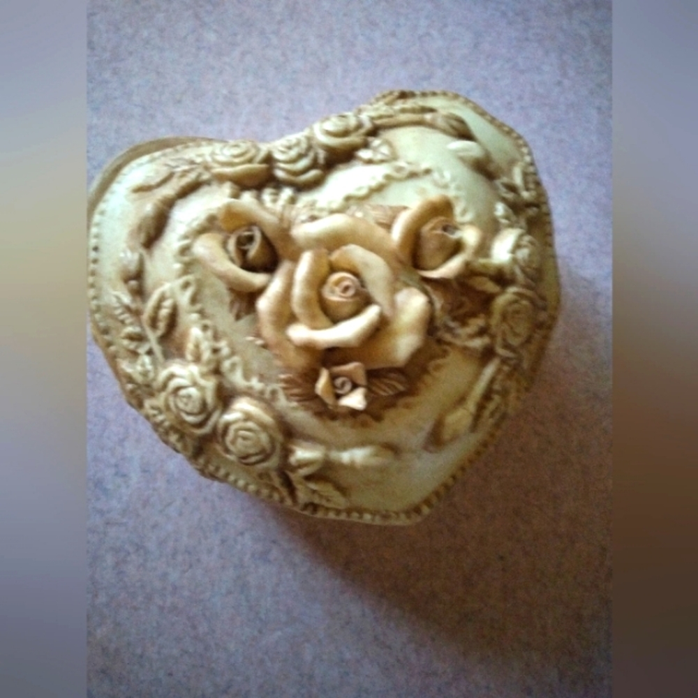 Trinket/ jewelry box